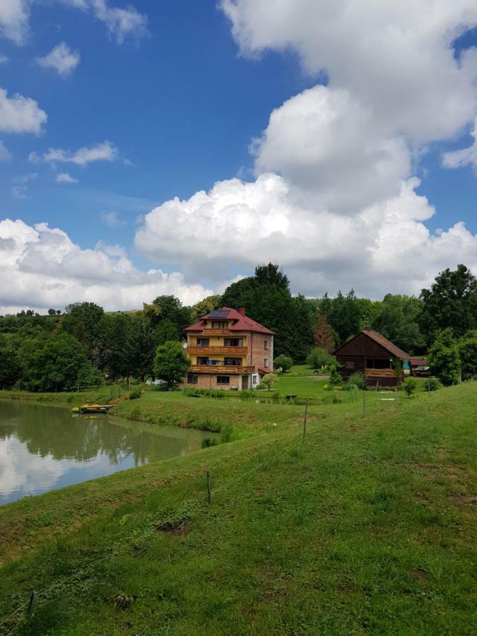 Maison d'hôtes Na Stawach à Stryszow Extérieur photo